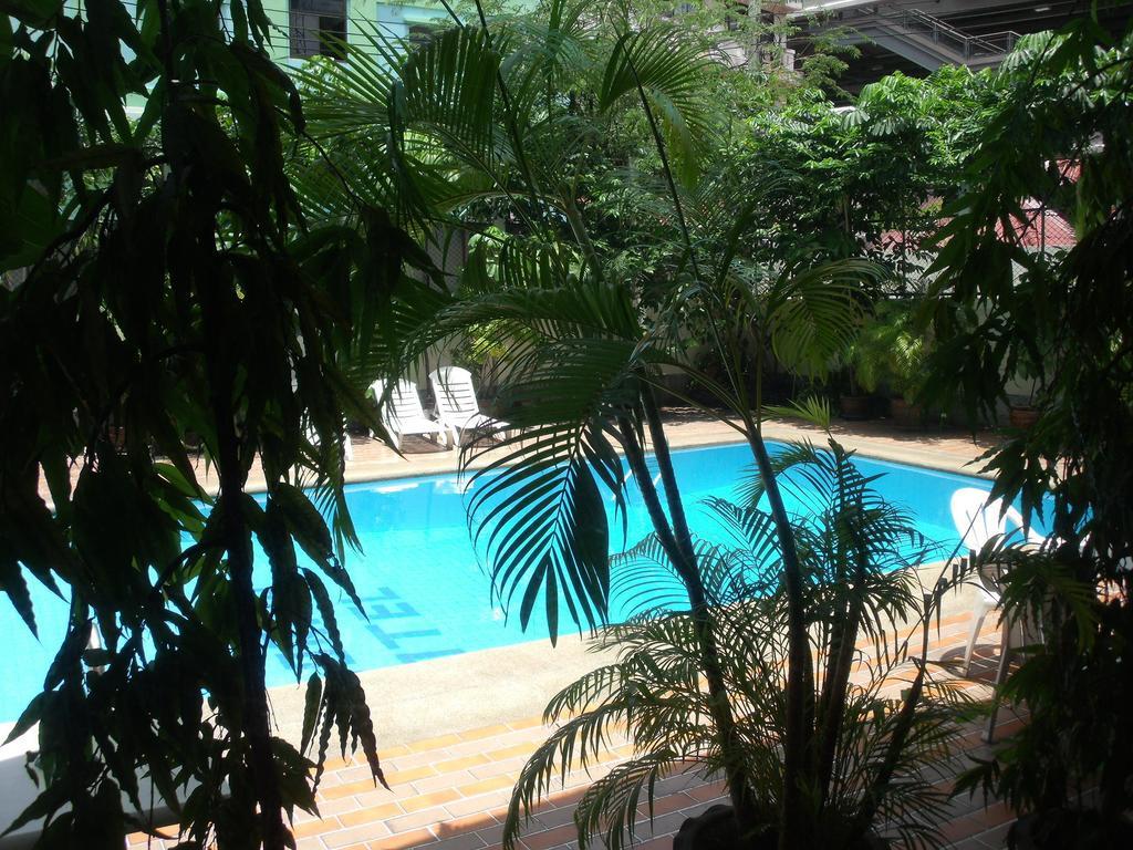 Florida Hotel Bangkok Exterior photo