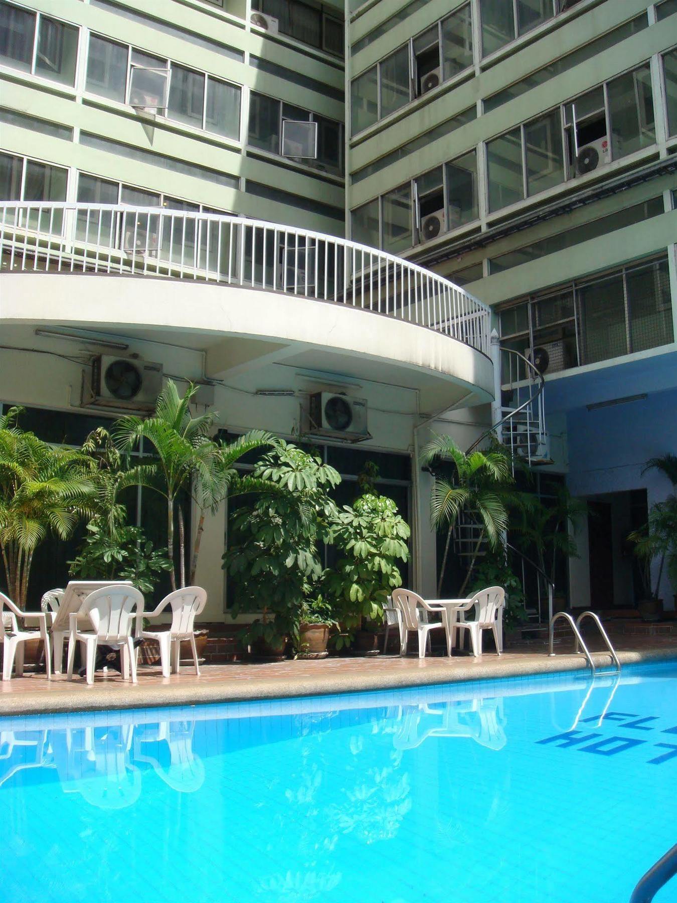 Florida Hotel Bangkok Exterior photo